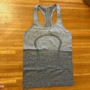 LULULEMON Gray workout tank size 6